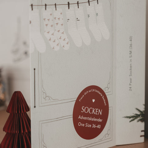 Detailansicht des Eulenschnitt Socken Adventskalenders in Größe 36–40