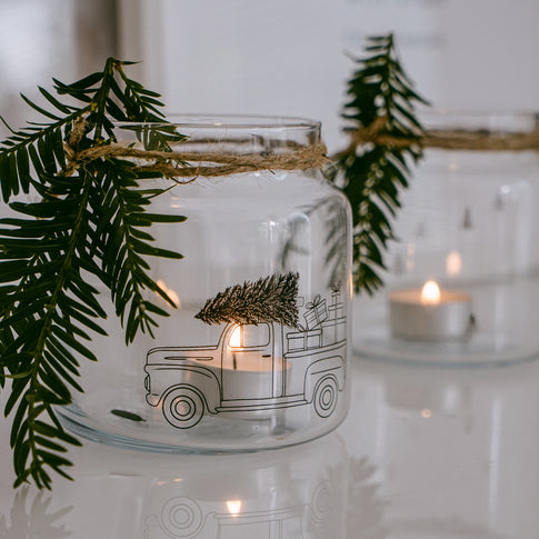 Vase moyen en verre d'une voiture de Noël