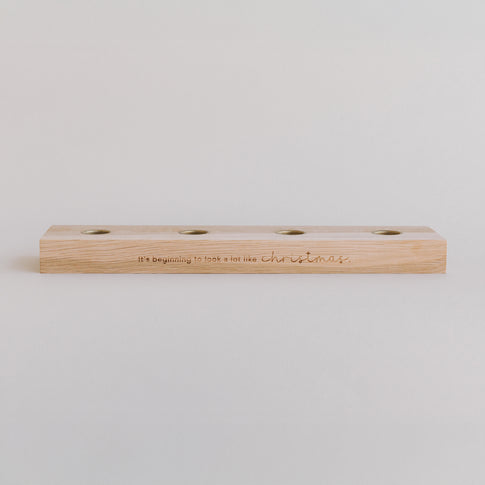 Adventskerzenbrett aus Eichenholz mit Gravur It's beginning to look a lot like Christmas