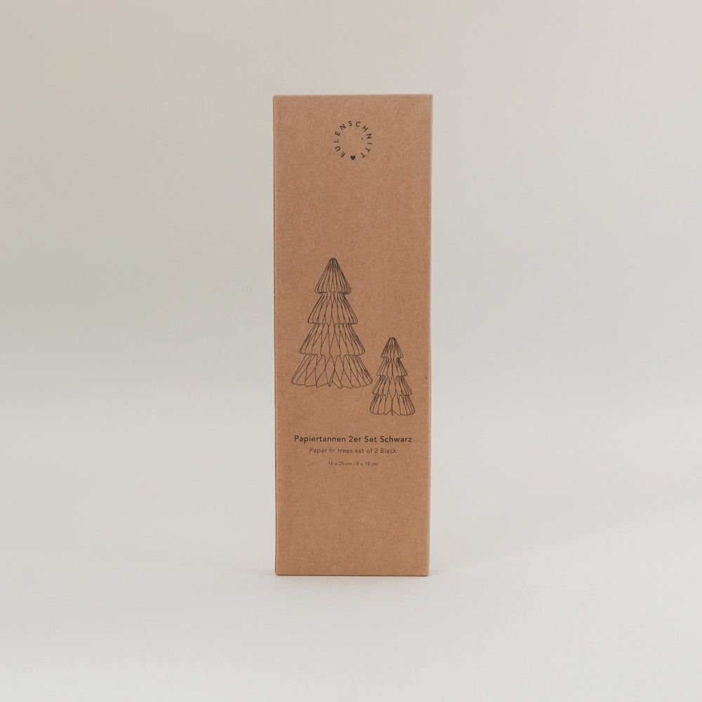 Verpackung Vorderseite: Papiertannen 2er Set Schwarz in natürlichem Karton mit Skizze