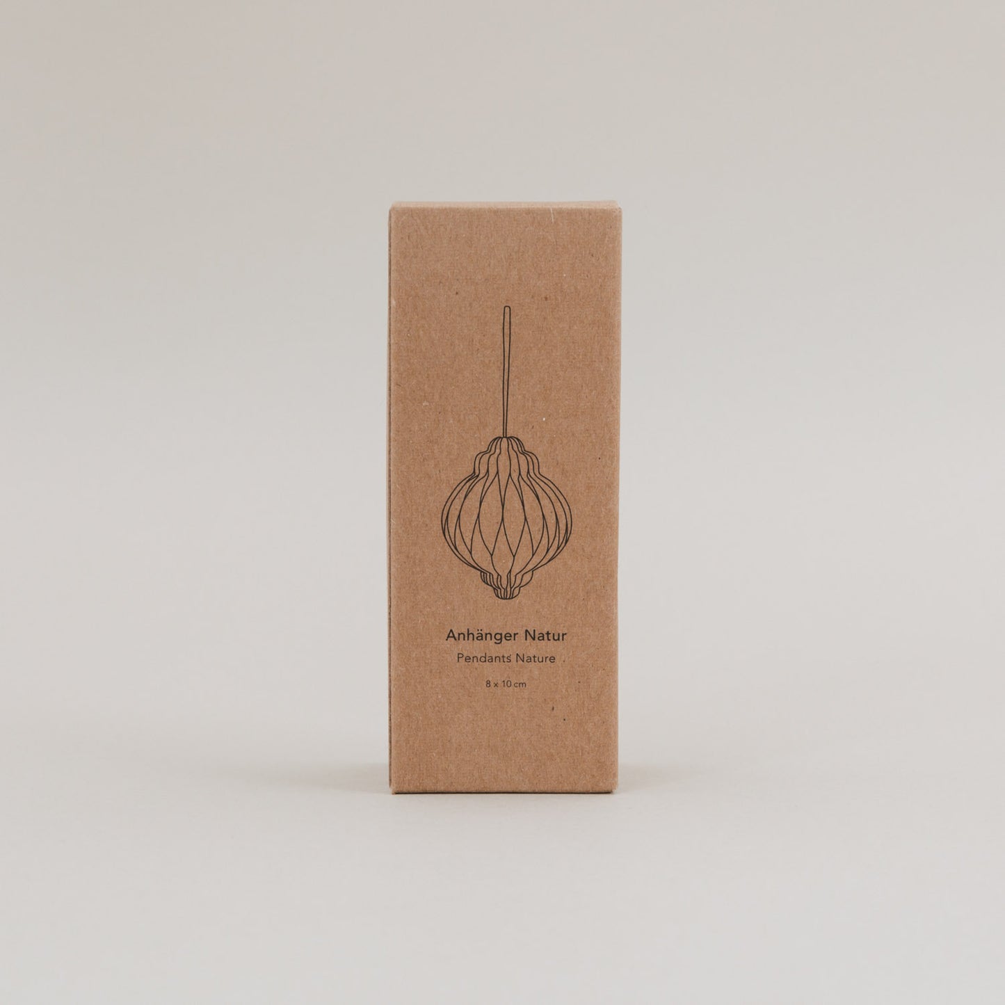 Verpackung aus Kraftpapier mit Aufdruck „Anhänger Natur“ für 3er Set Papieranhänger, 8 x 10 cm