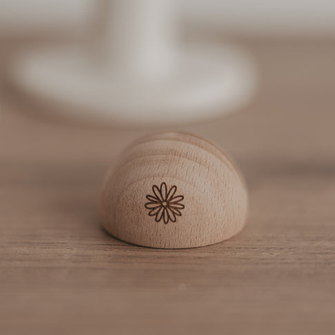 Halbrunder Kartenständer Daisy | Eulenschnitt