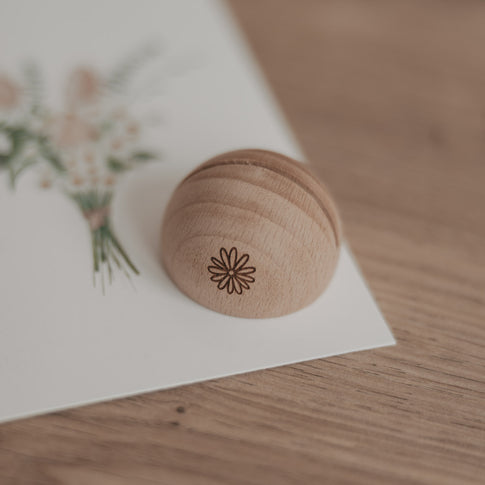 Halbrunder Kartenständer Daisy | Eulenschnitt
