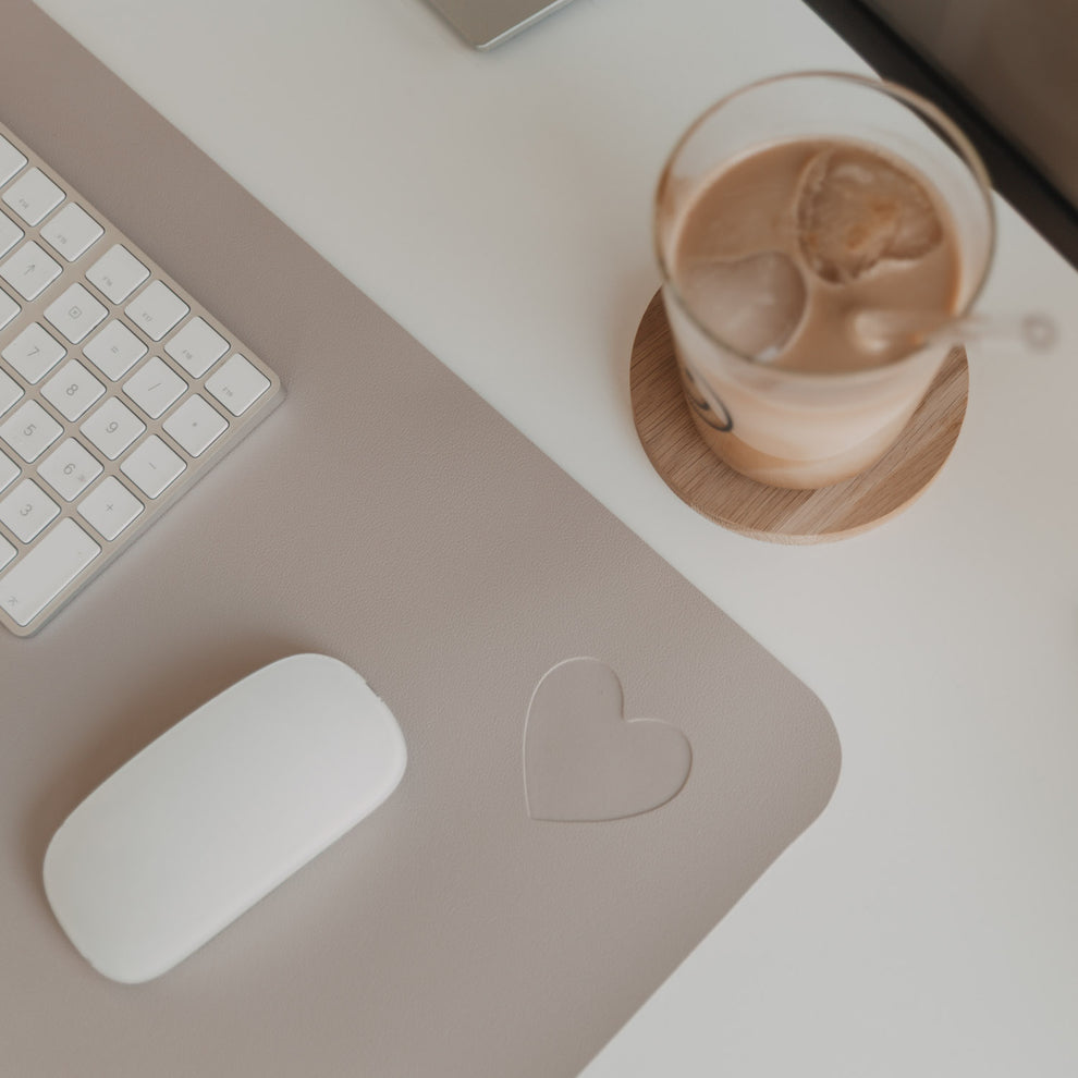 Schreibtischunterlage Herz beige | Eulenschnitt 