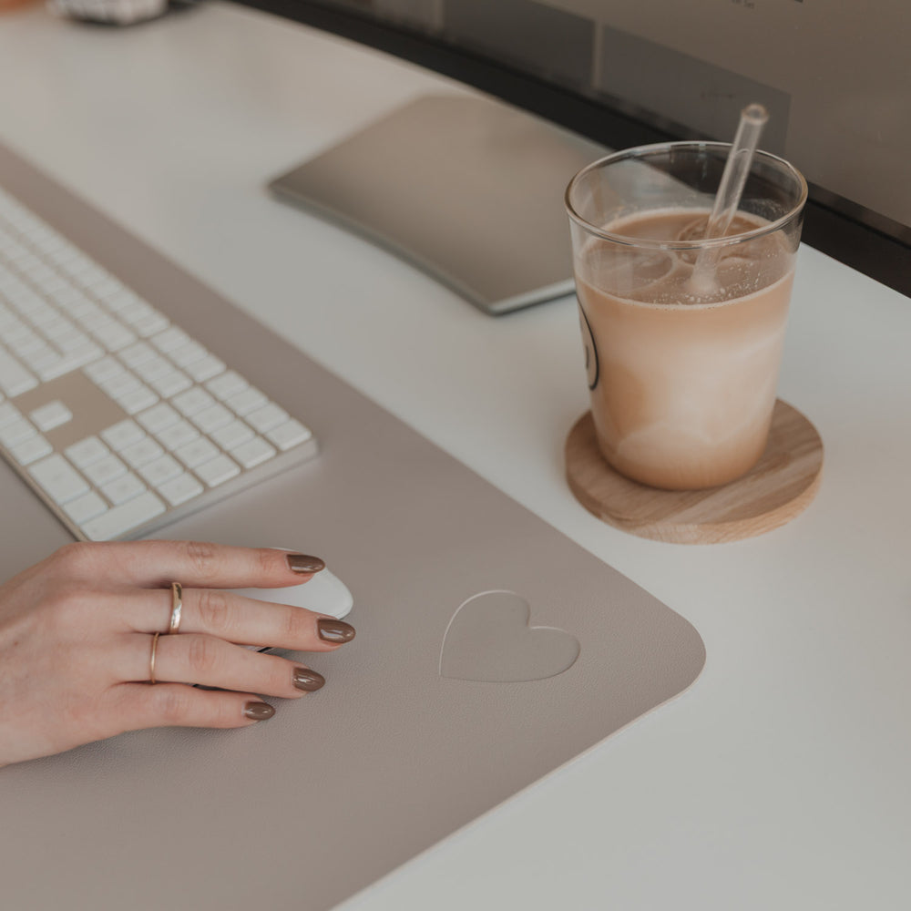 Schreibtischunterlage Herz beige | Eulenschnitt 