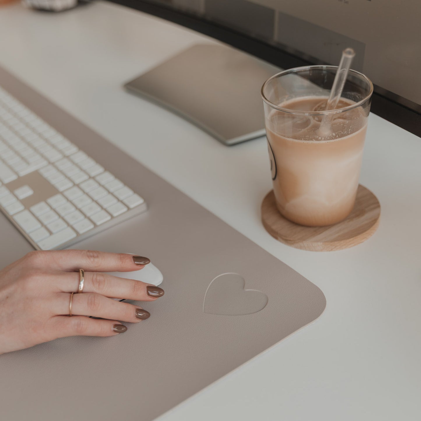 Schreibtischunterlage Herz beige | Eulenschnitt 