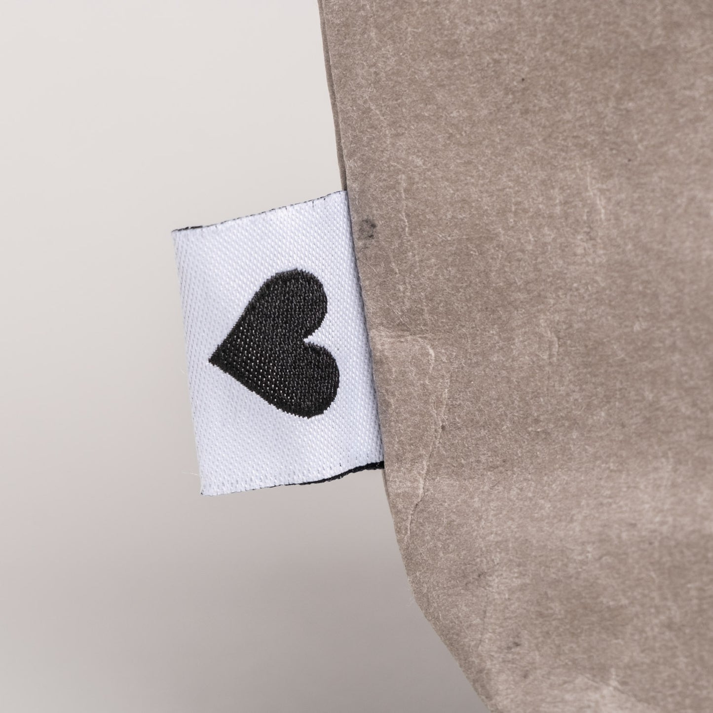 Kosmetiktasche Herz grau | Eulenschnitt 