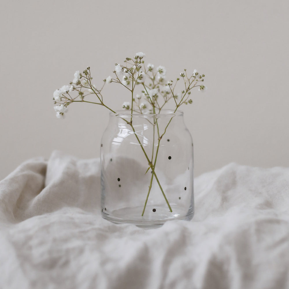 Vase en verre petits pois