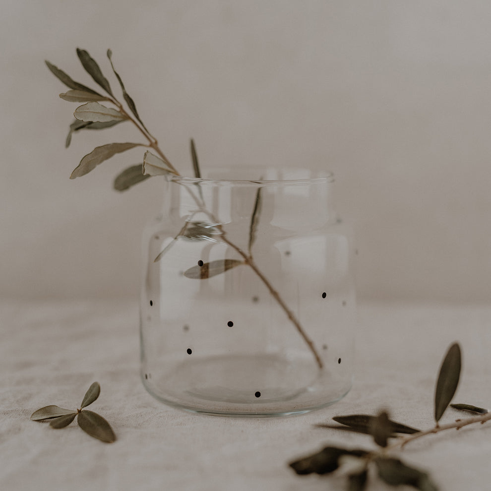 Vase en verre à pois