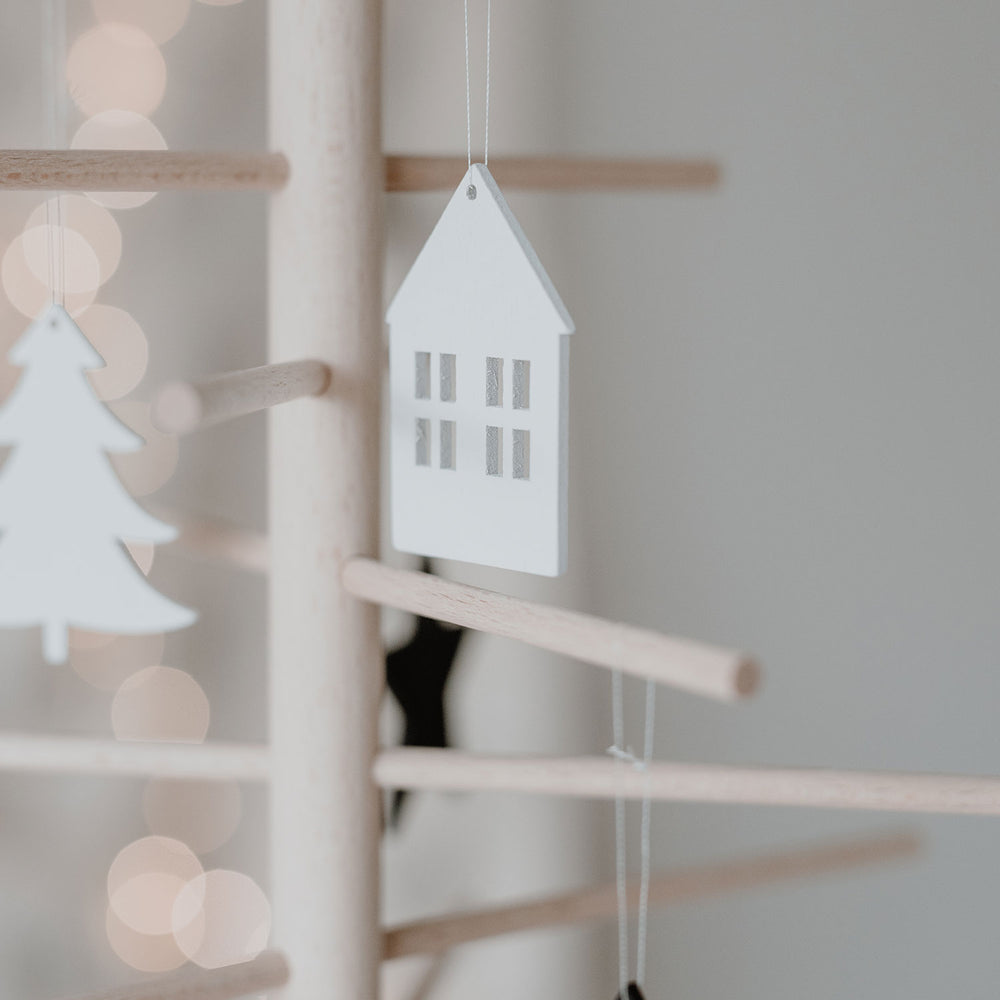 Pendentifs en bois Maison blanche en set de 8