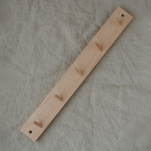 Rail à crochets avec porte-cartes 42 cm