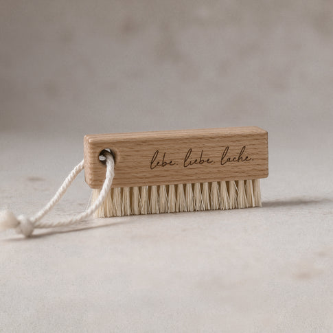 Brosse à ongles Lebe Liebe Lache