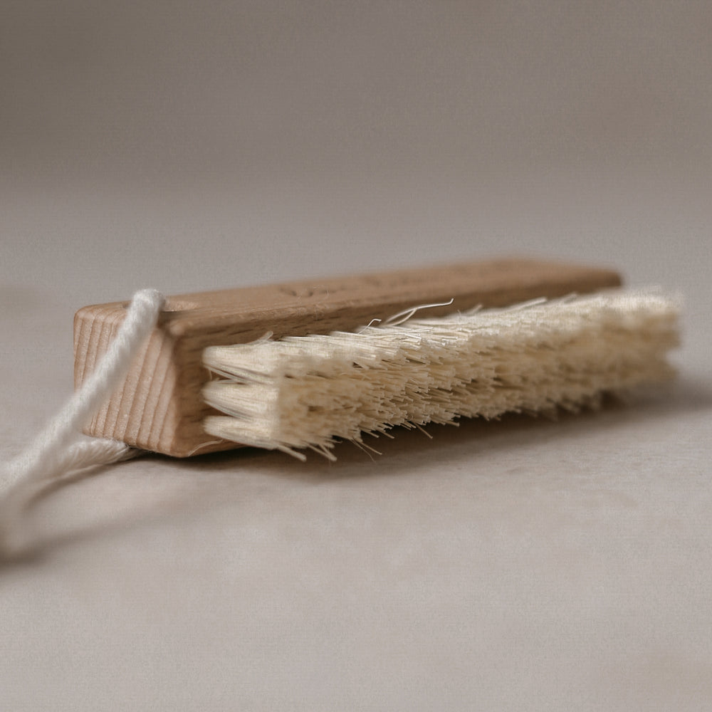 Brosse à ongles Lebe Liebe Lache