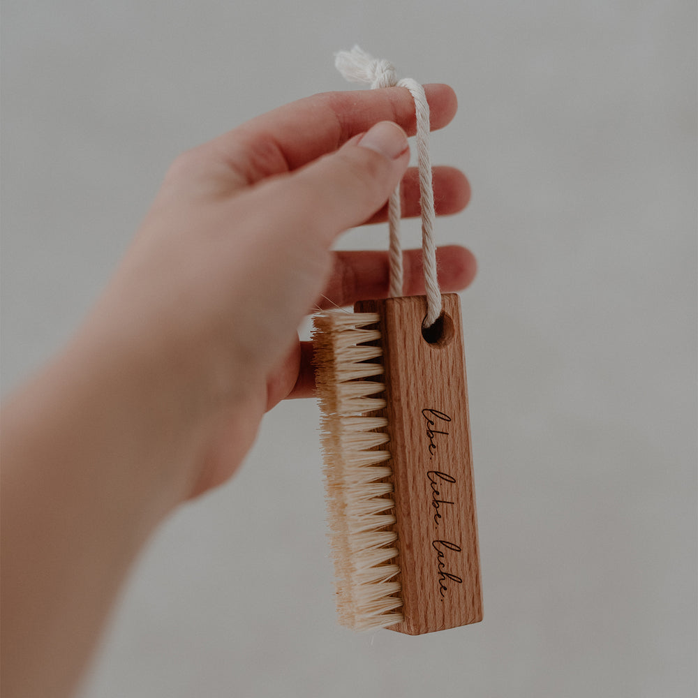 Brosse à ongles Lebe Liebe Lache